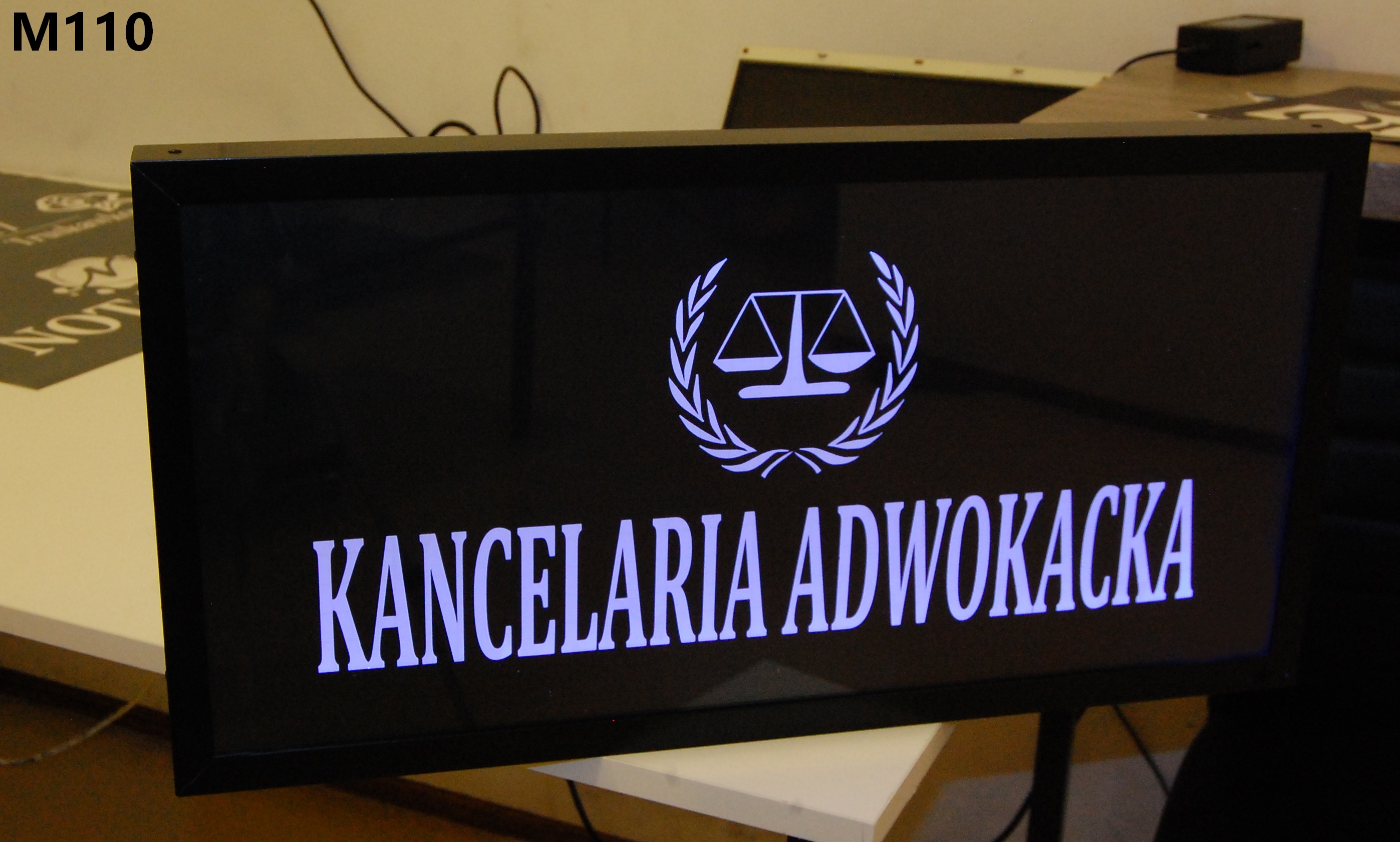 swiecacy numer domu ulica